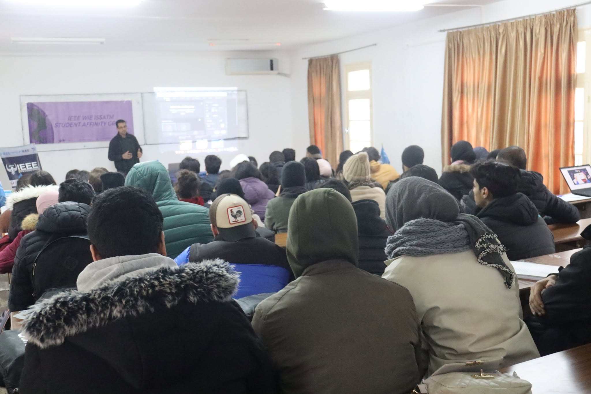 Formation aux bases du design graphique à l’ISSAT Mateur